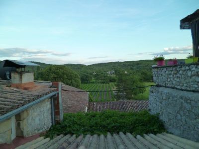 La vue de la fenêtre chambre romantique